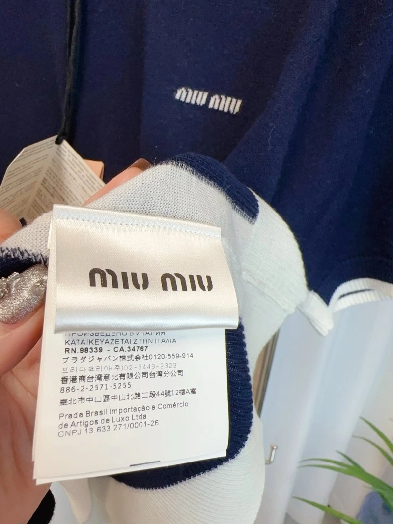 Miu Miu T-Shirts Sleek 156134