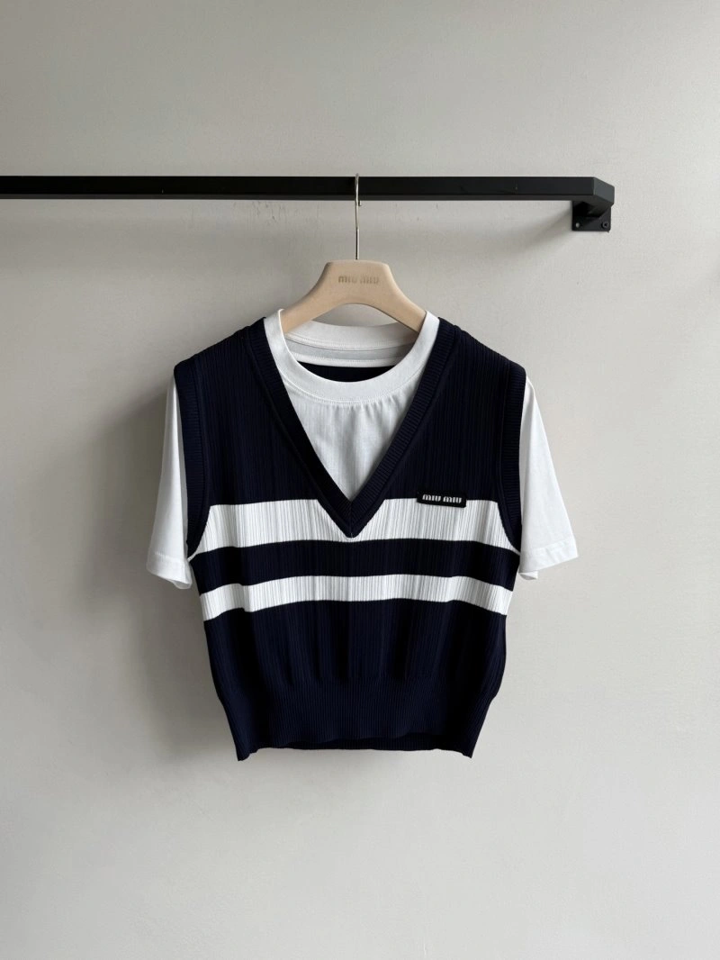 Effortless Miu Miu T-Shirts 156109