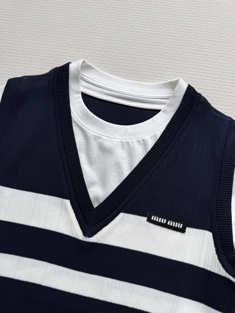 Effortless Miu Miu T-Shirts 156109