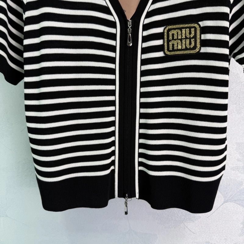 Miu Miu T-Shirts GoAnywhere 156092