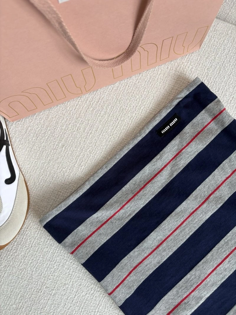 Miu Miu T-Shirts Fashionable 156085