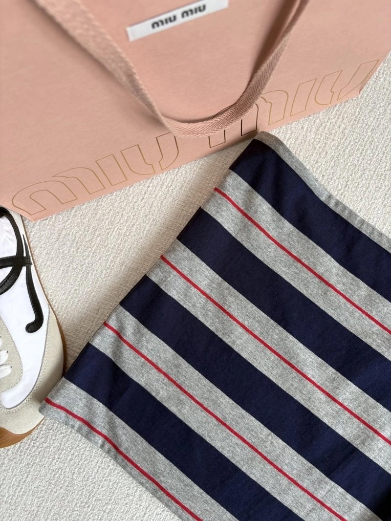 Miu Miu T-Shirts Fashionable 156085