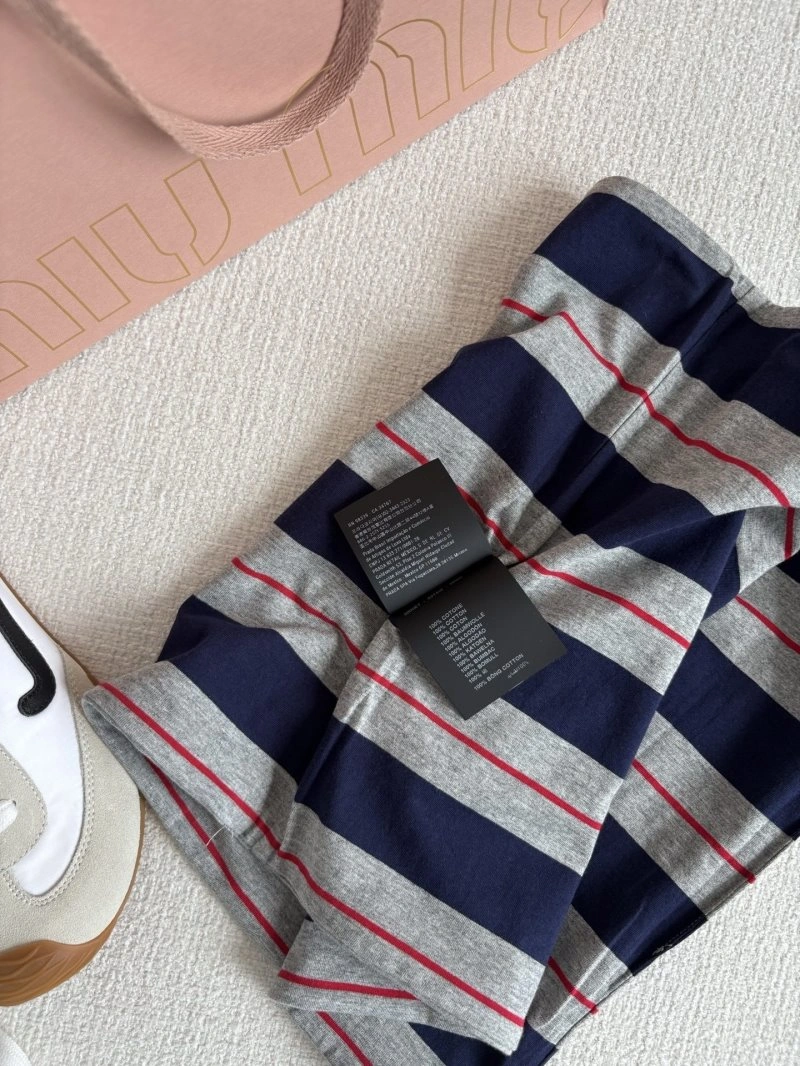 Miu Miu T-Shirts Fashionable 156085