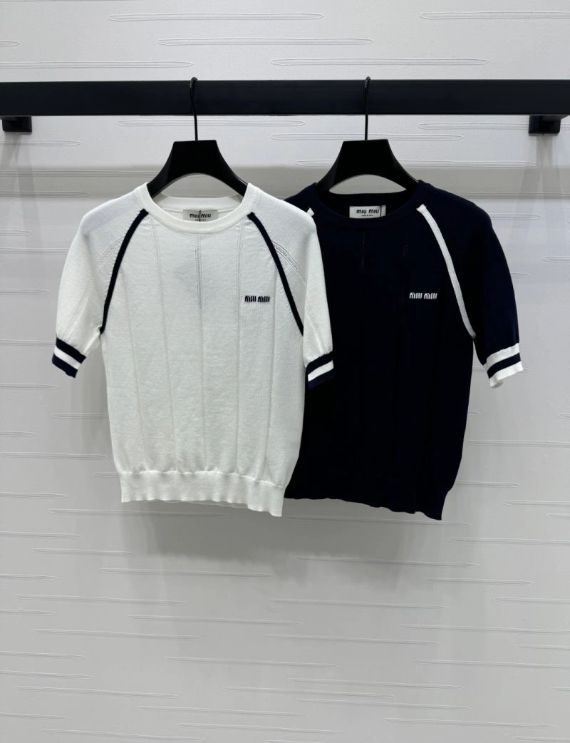 Miu Miu T-Shirts Comfortable 156073