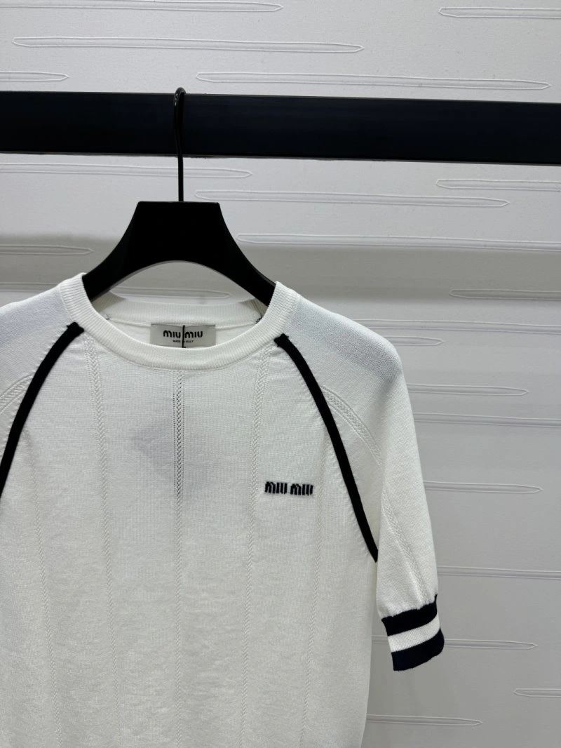 Miu Miu T-Shirts Comfortable 156073