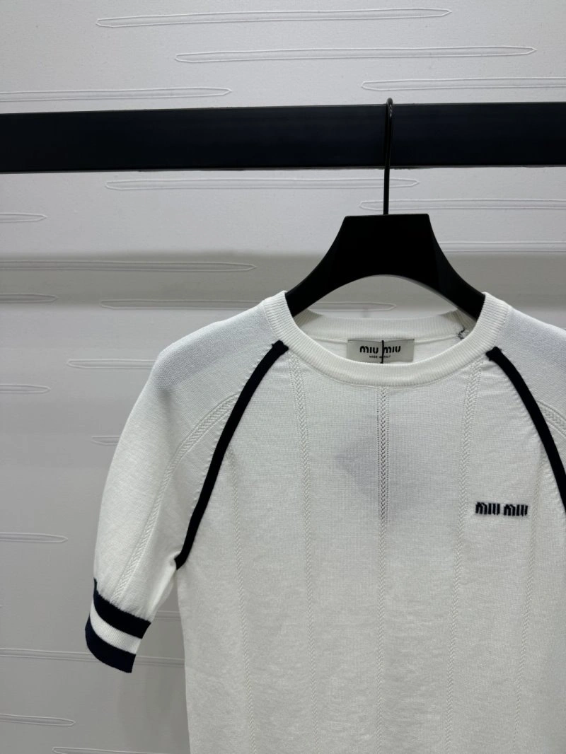 Miu Miu T-Shirts Comfortable 156073