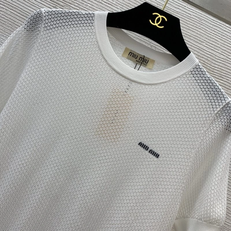 Miu Miu T-Shirts Minimalist 148626
