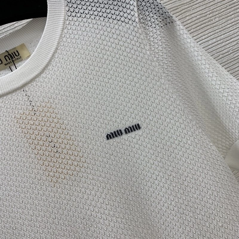 Miu Miu T-Shirts Minimalist 148626