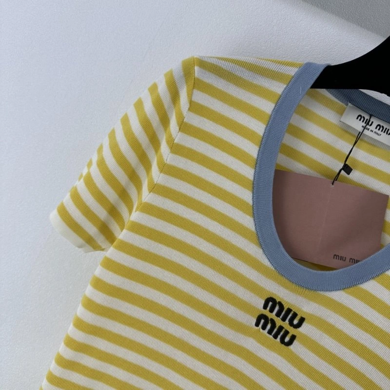 Miu Miu T-Shirts Contemporary 148619
