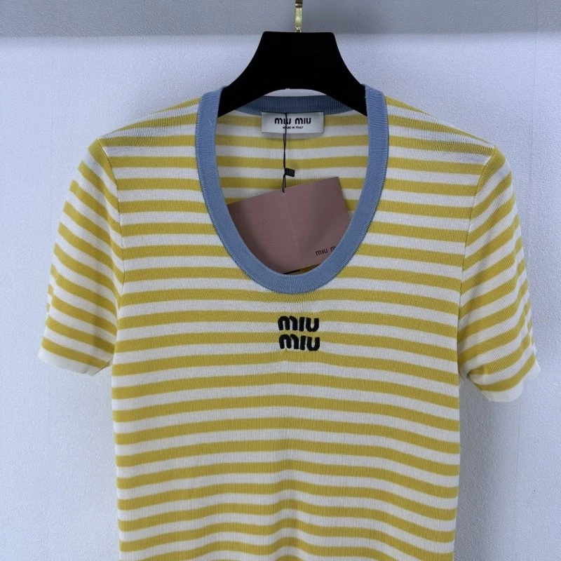 Miu Miu T-Shirts Contemporary 148619