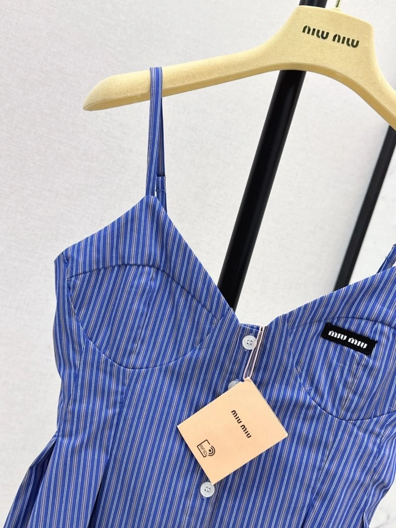 Miu Miu T-Shirts Resilient 148610
