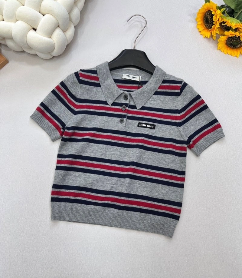 Miu Miu T-Shirts Versatile 148597