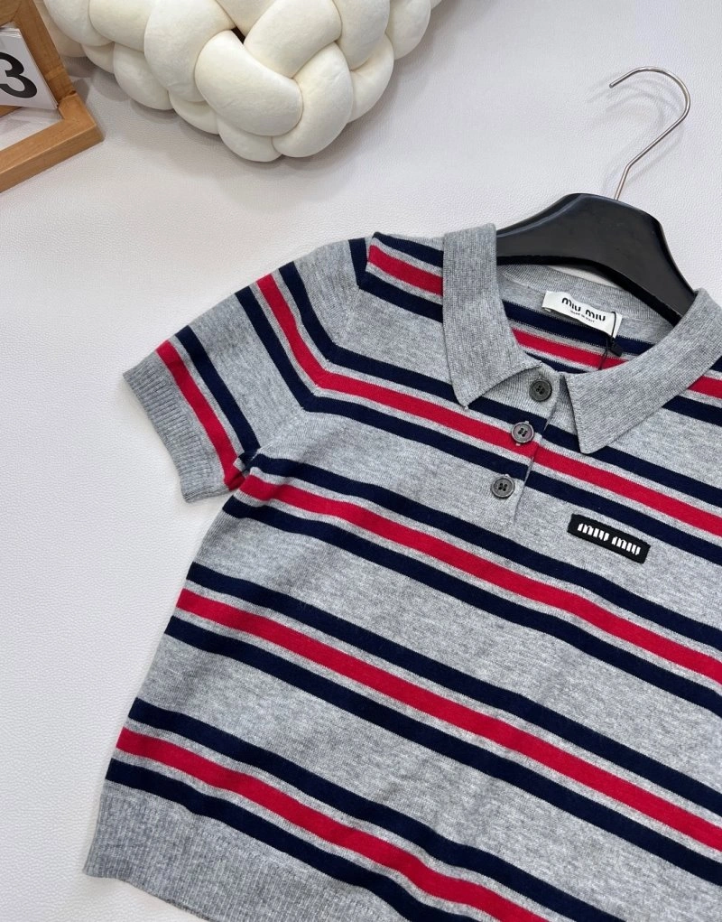 Miu Miu T-Shirts Versatile 148597