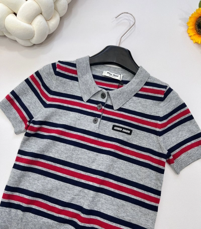 Miu Miu T-Shirts Versatile 148597