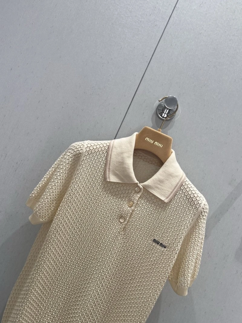 Miu Miu T-Shirts Trendsetting 148562