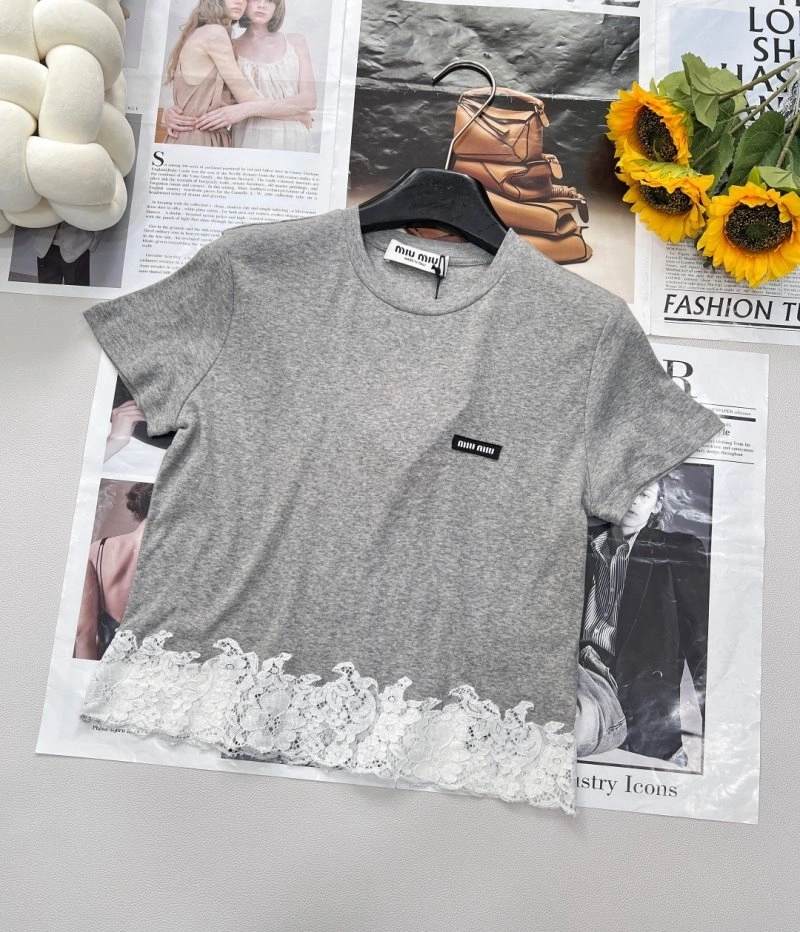 Sporty Miu Miu T-Shirts 148500
