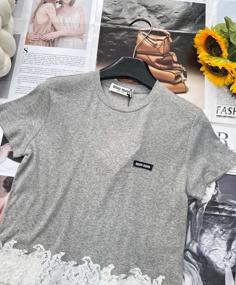 Sporty Miu Miu T-Shirts 148500