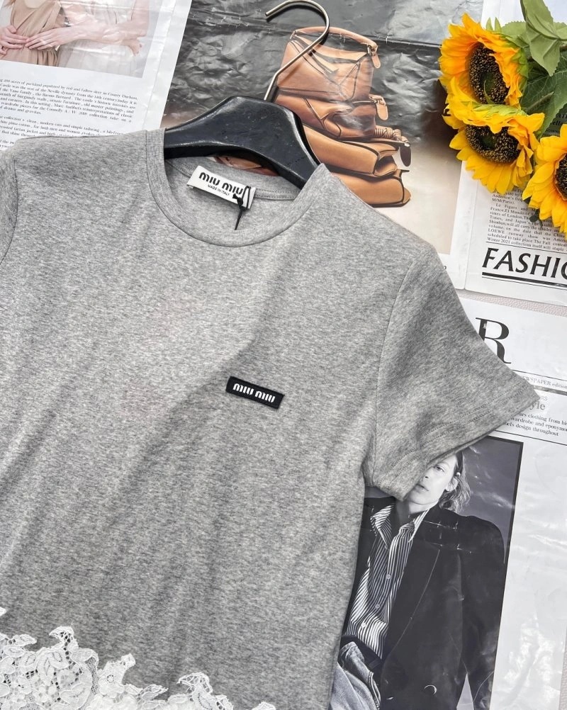 Sporty Miu Miu T-Shirts 148500