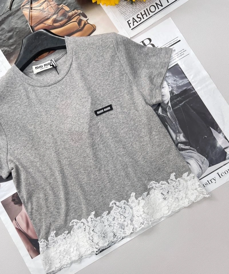 Sporty Miu Miu T-Shirts 148500