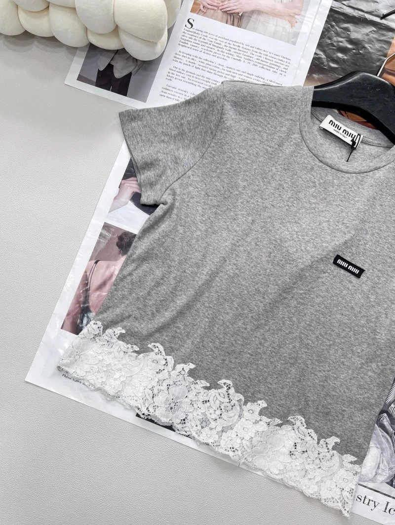Sporty Miu Miu T-Shirts 148500