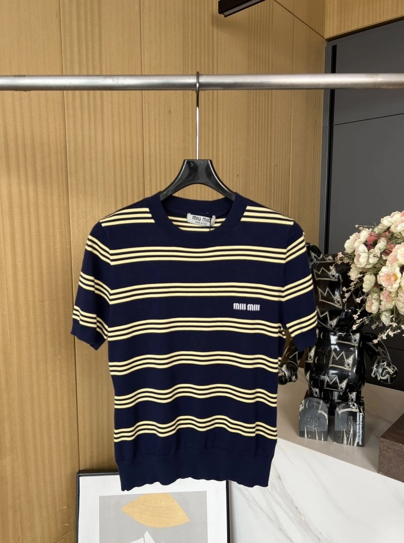 Miu Miu T-Shirts Fashionable 148494