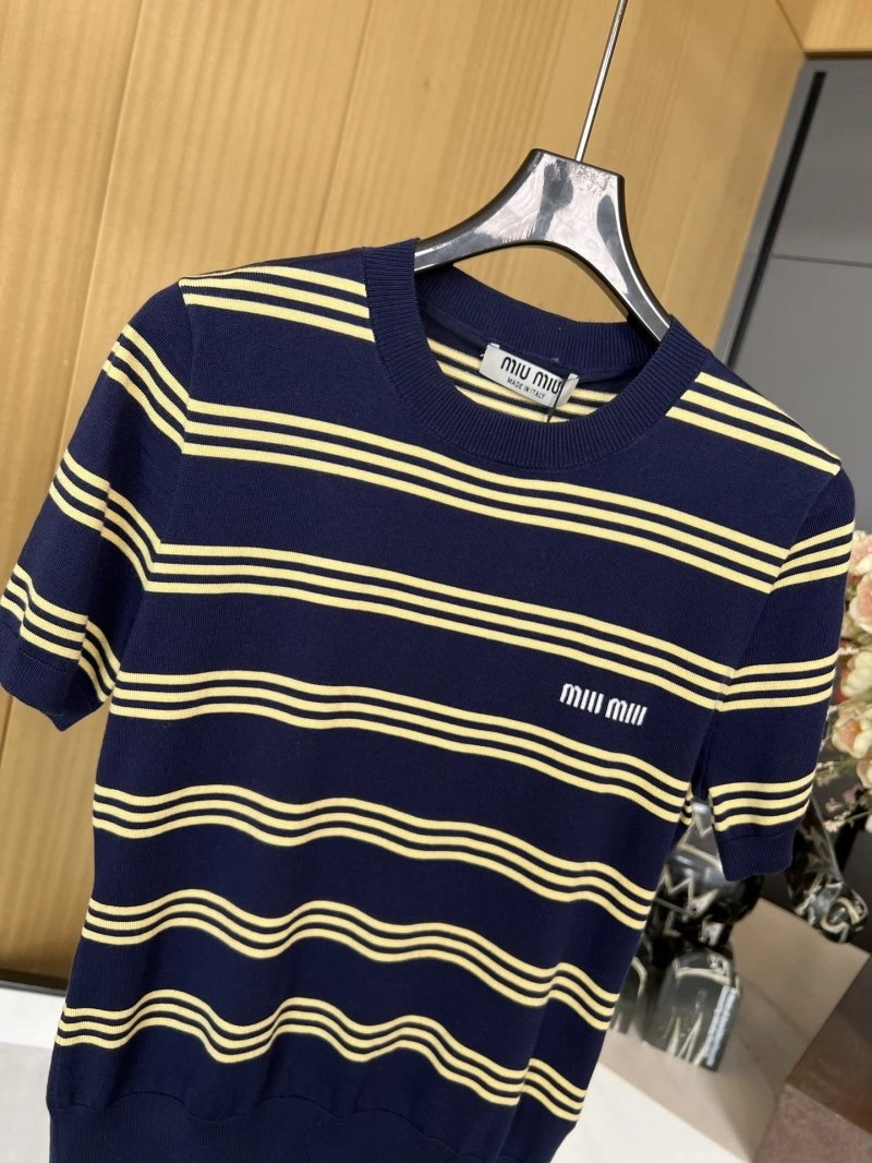 Miu Miu T-Shirts Fashionable 148494