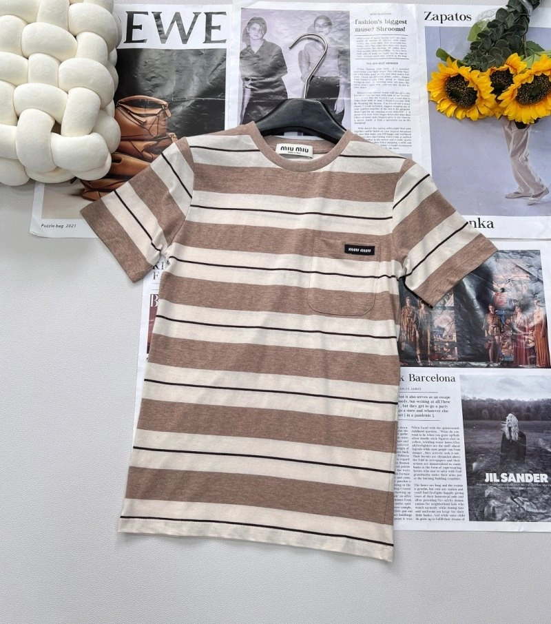Miu Miu T-Shirts Fashionable 148476