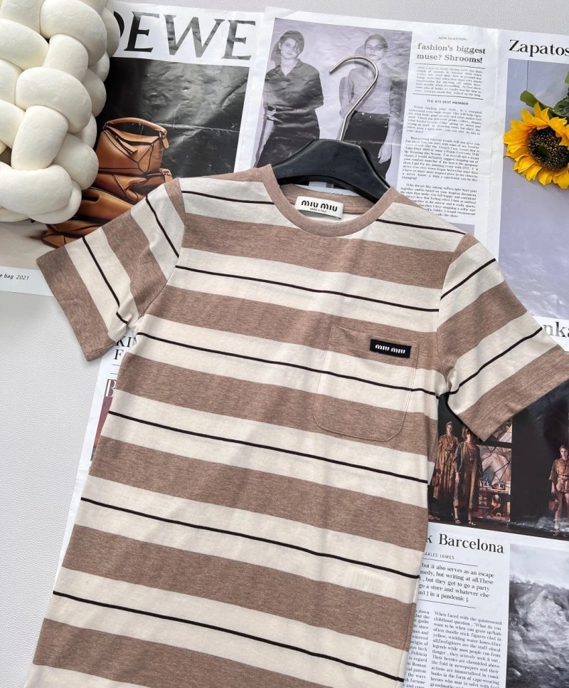 Miu Miu T-Shirts Fashionable 148476