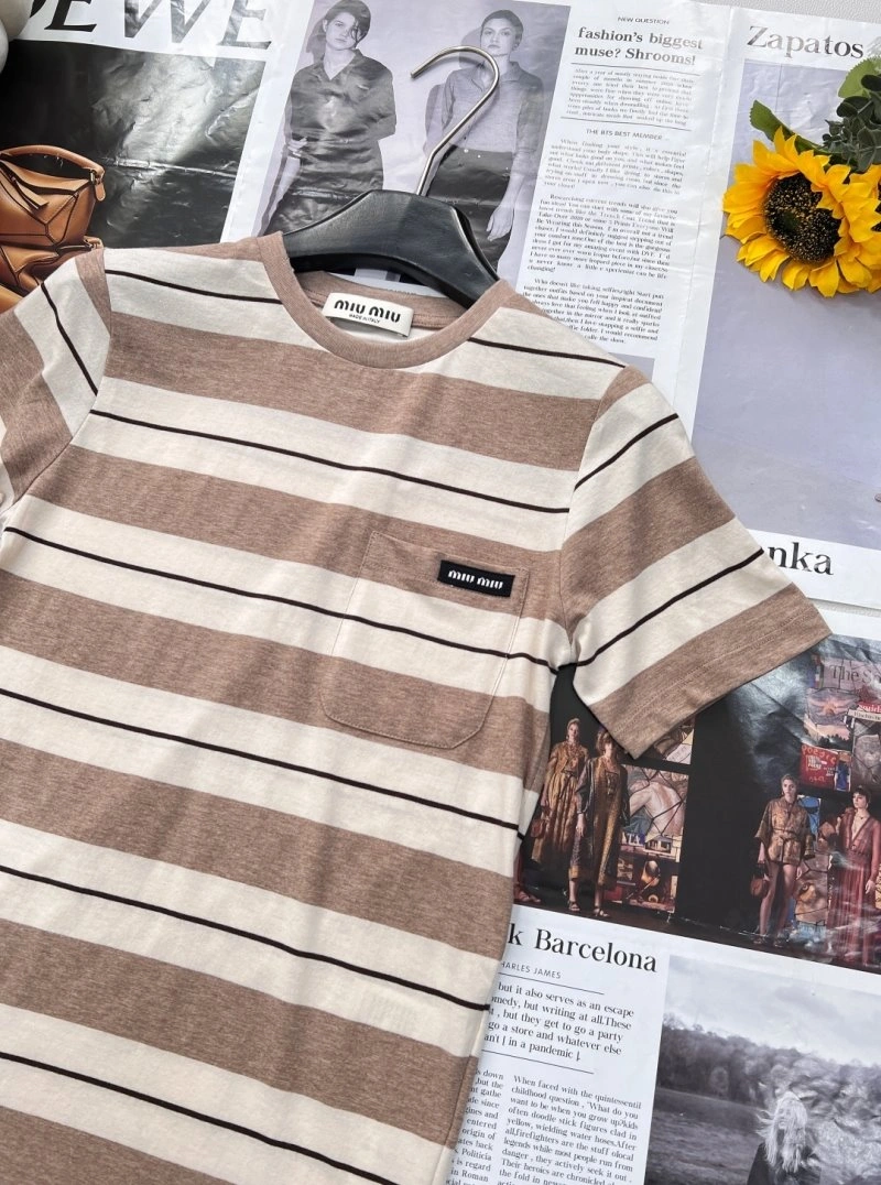 Miu Miu T-Shirts Fashionable 148476