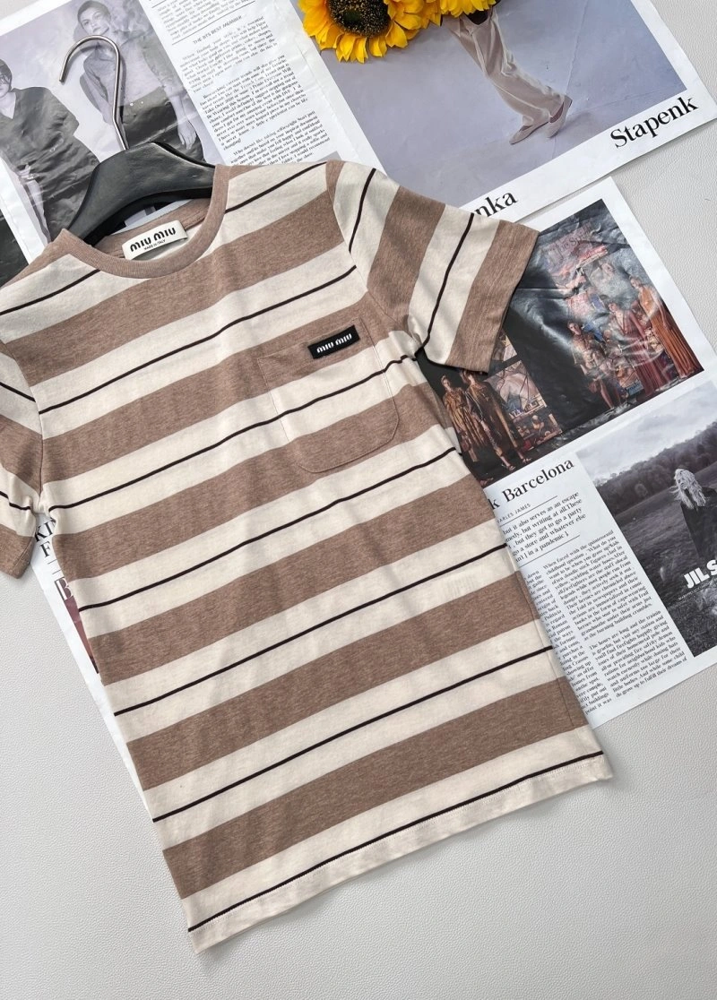Miu Miu T-Shirts Fashionable 148476