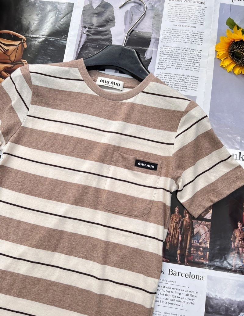 Miu Miu T-Shirts Fashionable 148476