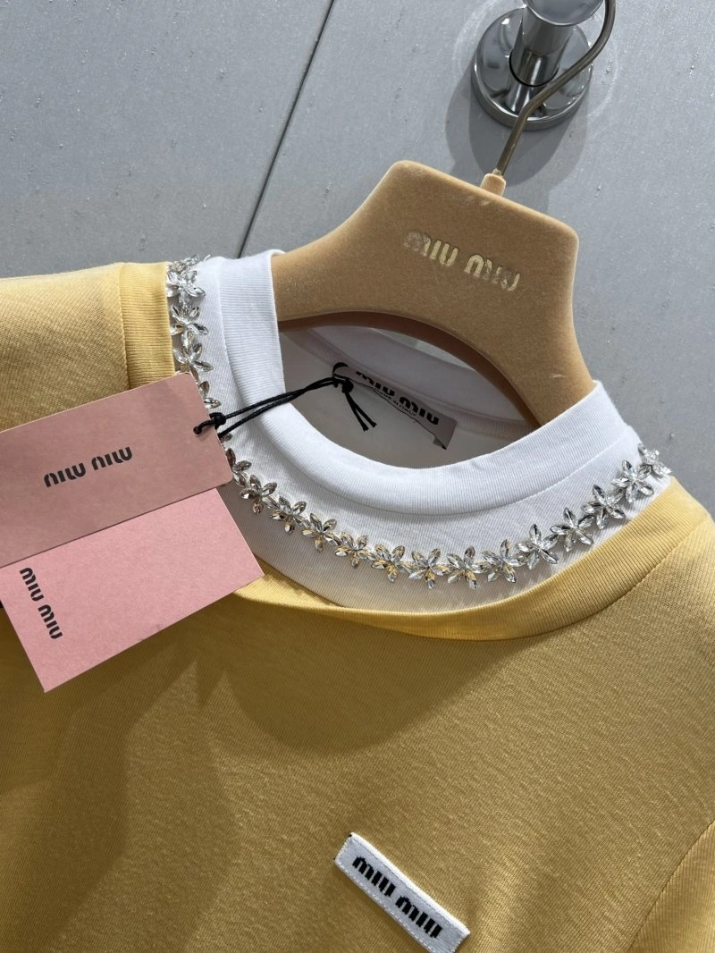 Miu Miu T-Shirts Minimalist 148468