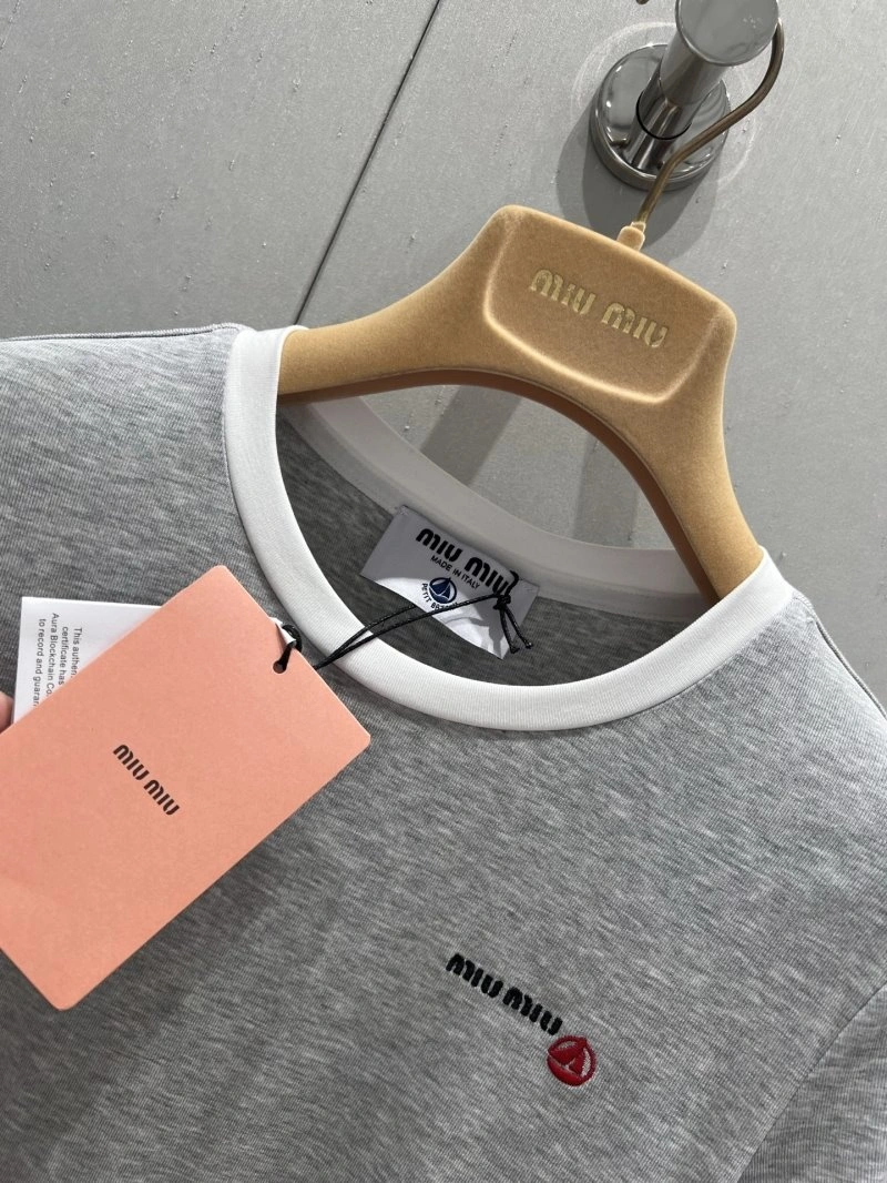 Modern Miu Miu T-Shirts 148430