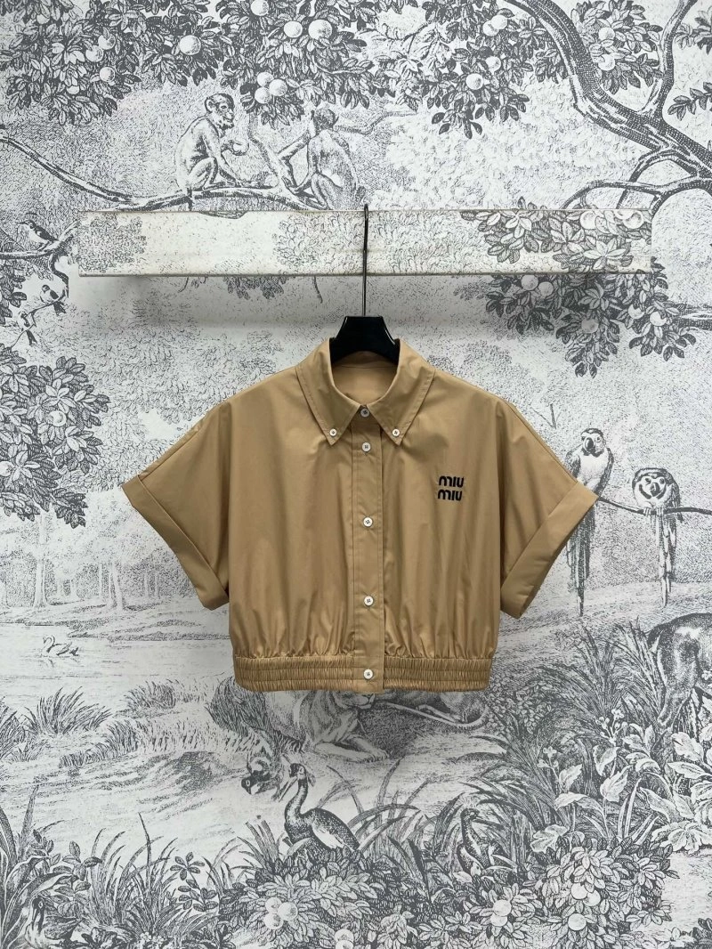 Miu Miu T-Shirts Trendsetting 148418