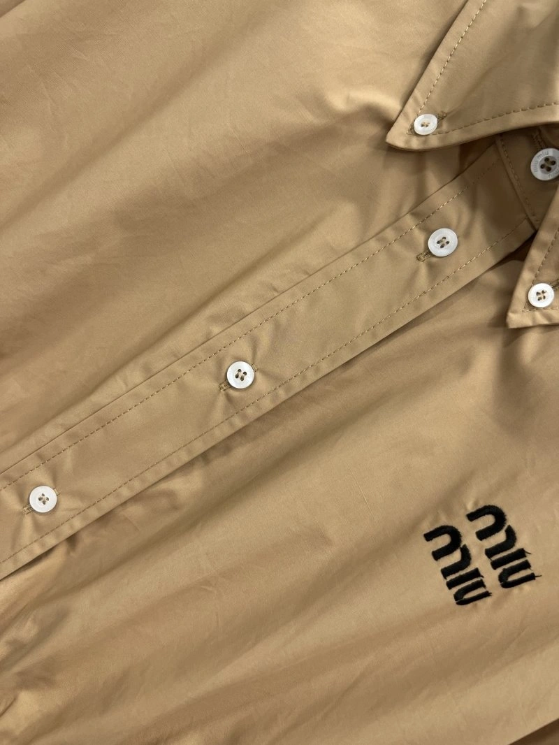 Miu Miu T-Shirts Trendsetting 148418