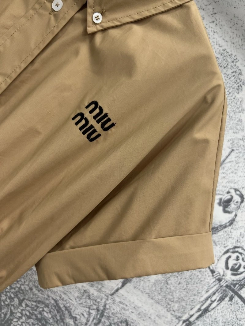 Miu Miu T-Shirts Trendsetting 148418