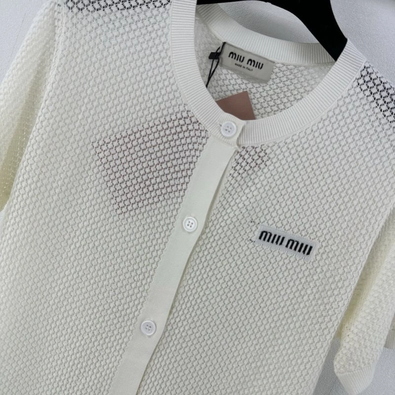 Miu Miu T-Shirts Trendsetting 148402