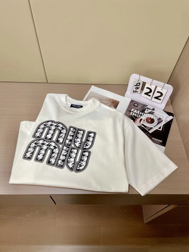 Trendy Miu Miu T-Shirts 160170