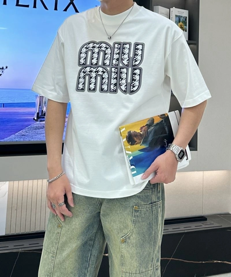 Trendy Miu Miu T-Shirts 160170