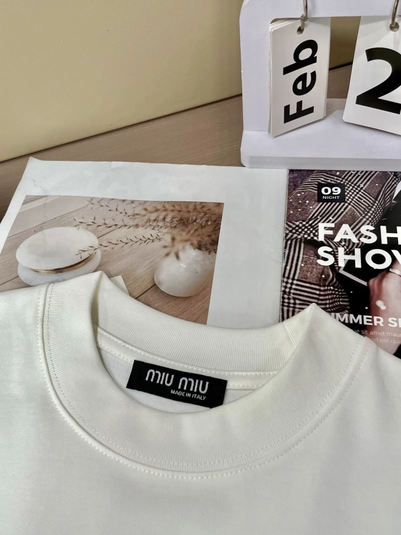 Trendy Miu Miu T-Shirts 160170