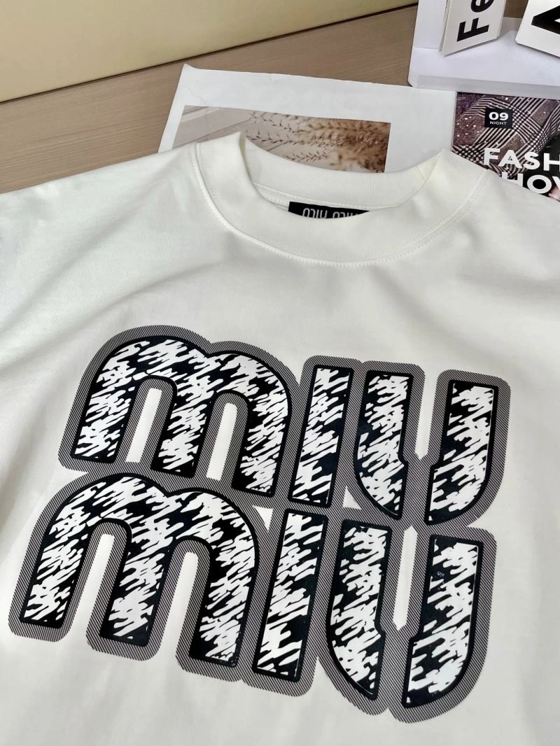 Trendy Miu Miu T-Shirts 160170