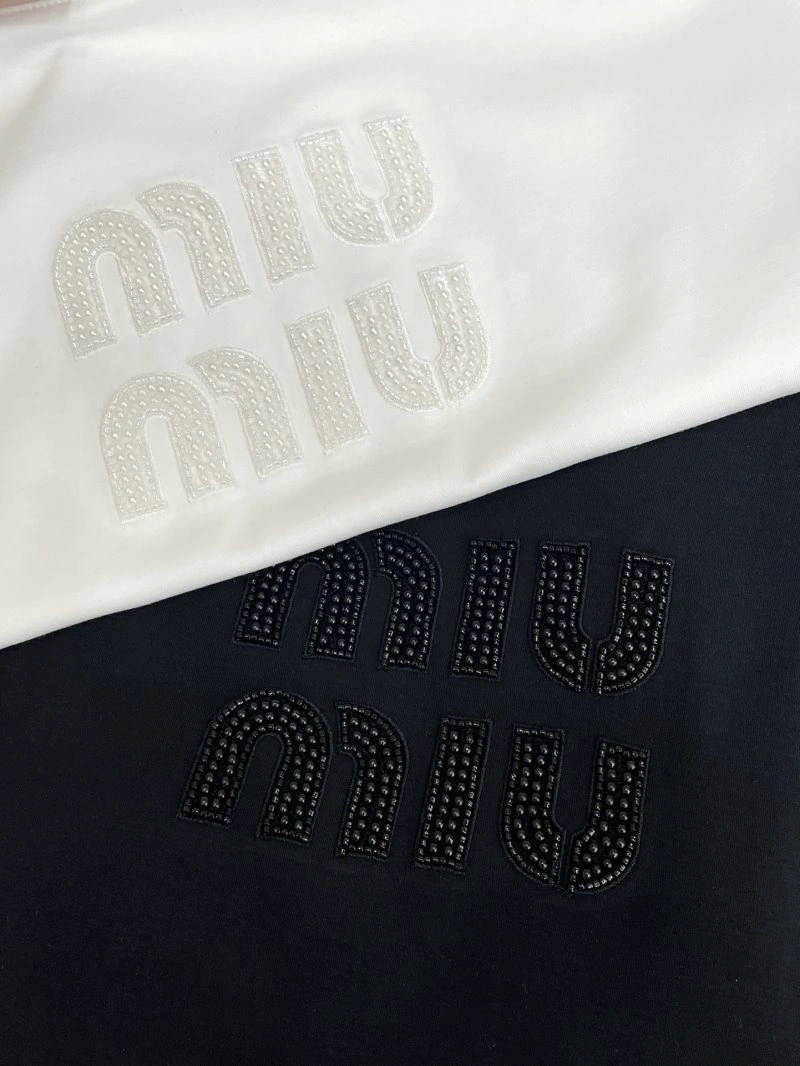 Miu Miu T-Shirts Sophisticated 154436