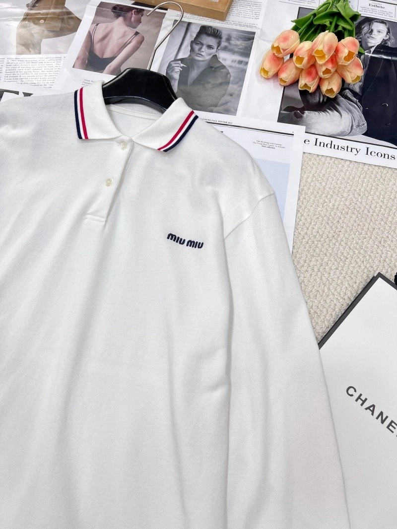 Miu Miu T-Shirts Minimalist 154410