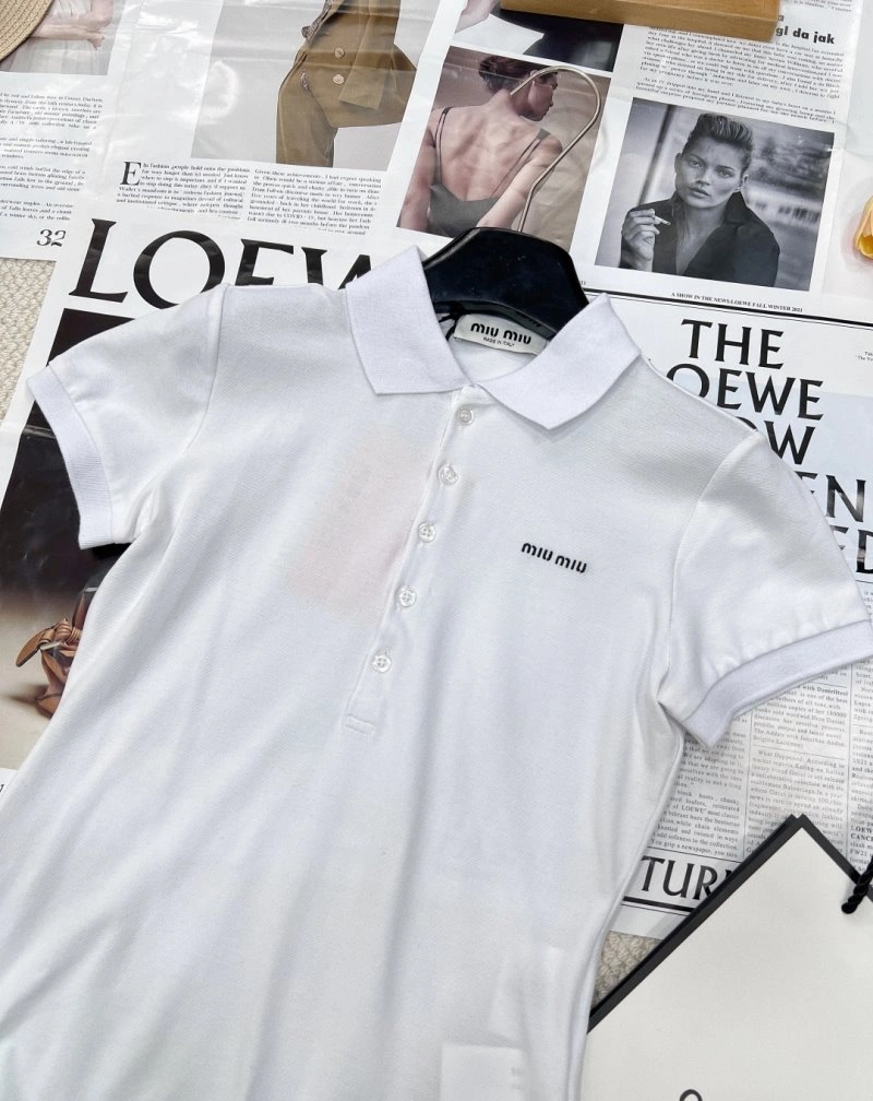 Miu Miu T-Shirts Minimalist 154417