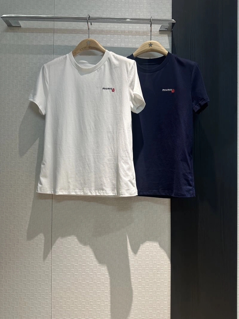Miu Miu T-Shirts Minimalist 154408
