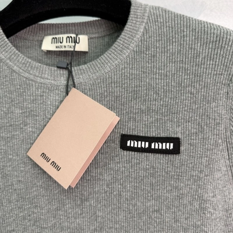 Miu Miu T-Shirts Comfortable 154418