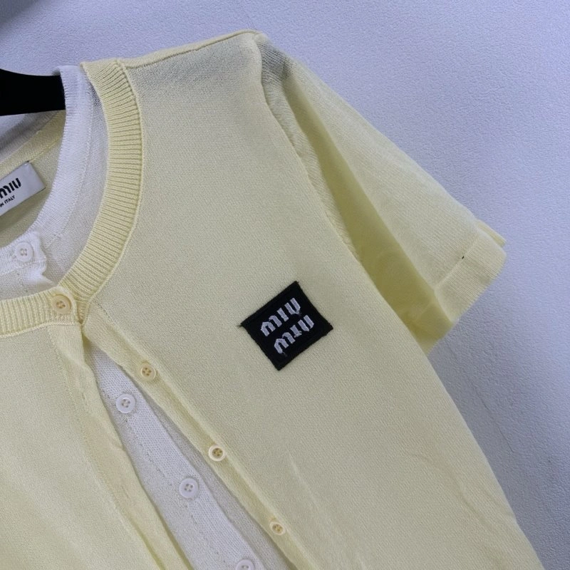 Miu Miu T-Shirts TimelessDesign 154393