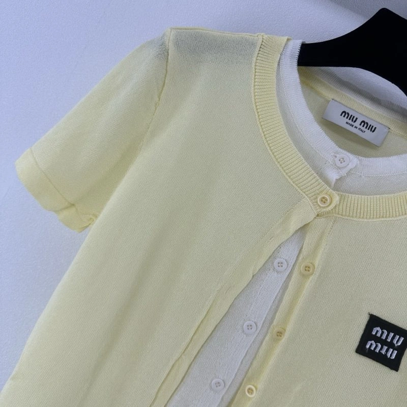 Miu Miu T-Shirts TimelessDesign 154393