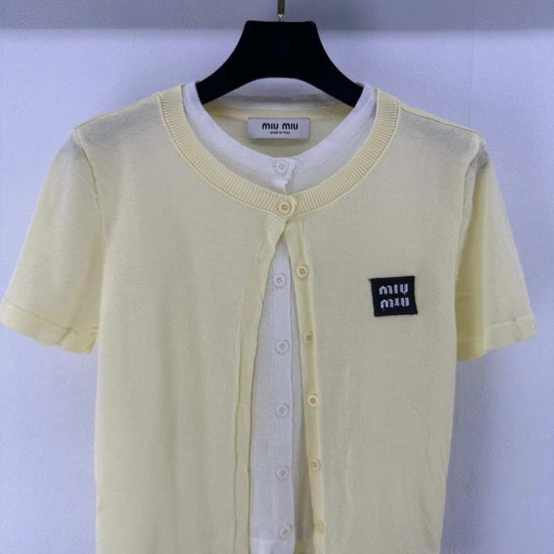 Miu Miu T-Shirts TimelessDesign 154393