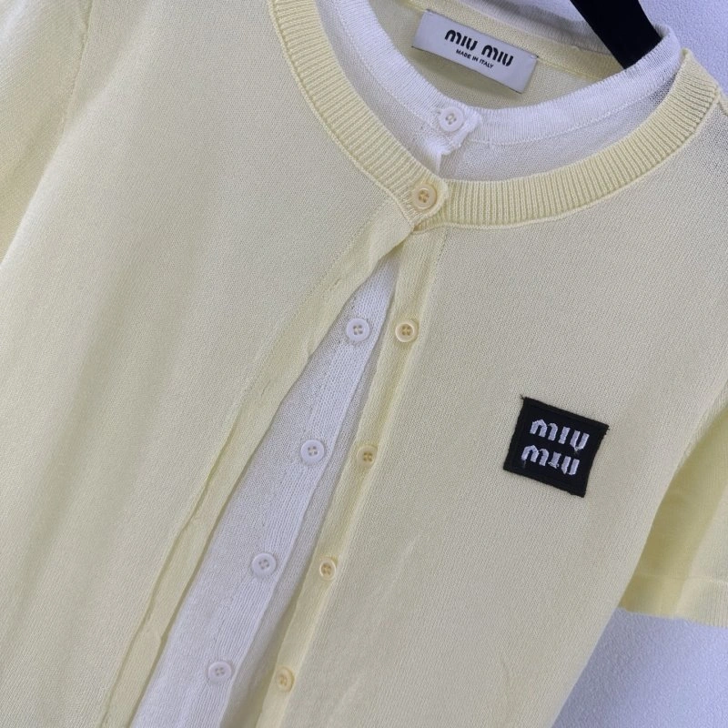 Miu Miu T-Shirts TimelessDesign 154393